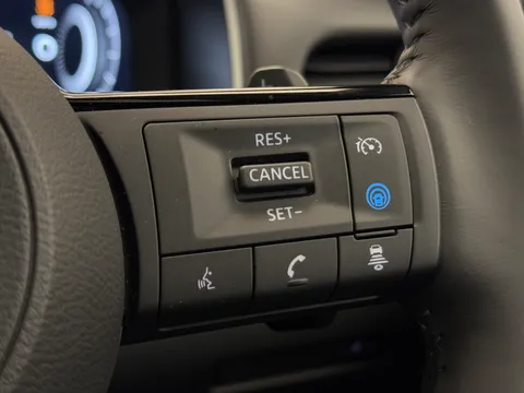 LX74KZT Nissan Qashqai 1.3 DiG-T MH 158 N-Connecta [Glass Rf] 5dr Xtronic Thumbnail #22