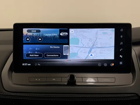 LX74KZT Nissan Qashqai 1.3 DiG-T MH 158 N-Connecta [Glass Rf] 5dr Xtronic Thumbnail #23