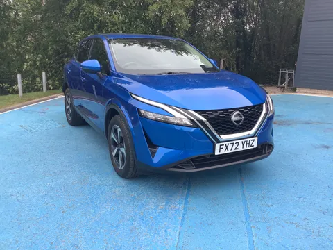 FX72YHZ Nissan Qashqai 1.3 DiG-T MH 158 N-Connecta 5dr Xtronic Thumbnail #4