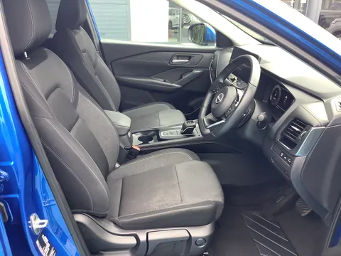 FX72YHZ Nissan Qashqai 1.3 DiG-T MH 158 N-Connecta 5dr Xtronic Thumbnail #15