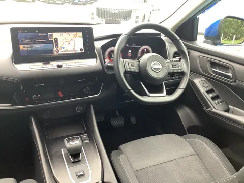 FX72YHZ Nissan Qashqai 1.3 DiG-T MH 158 N-Connecta 5dr Xtronic Thumbnail #18