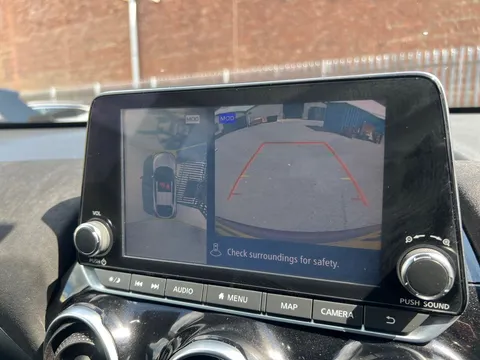 DE72ATK Nissan Juke 1.6 Hybrid Tekna+ 5dr Auto Thumbnail #14