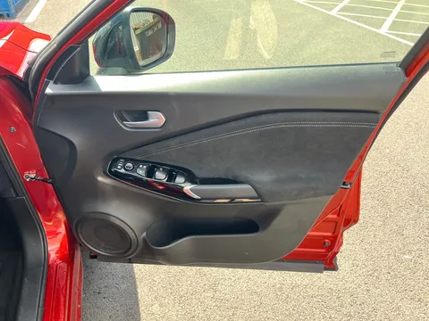 DE72ATK Nissan Juke 1.6 Hybrid Tekna+ 5dr Auto Thumbnail #17