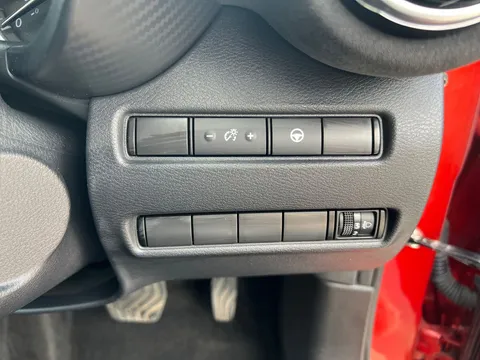 DE72ATK Nissan Juke 1.6 Hybrid Tekna+ 5dr Auto Thumbnail #23