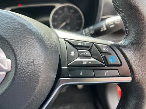 DE72ATK Nissan Juke 1.6 Hybrid Tekna+ 5dr Auto Thumbnail #24