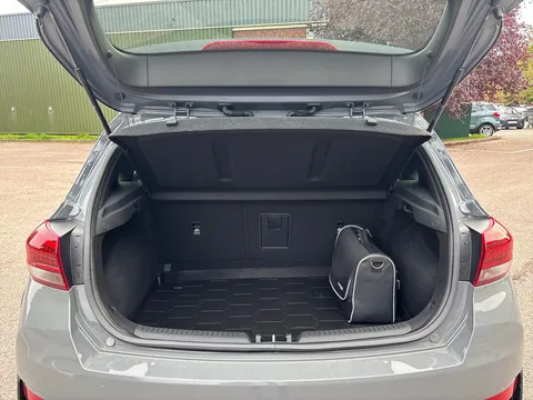 LM25ZHV Hyundai i30 1.5T GDi 48v Hybrid N Line S 5dr DCT Thumbnail #17