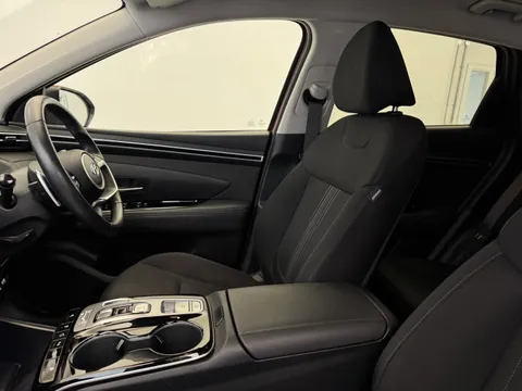 FV22LBO Hyundai Tucson 1.6 TGDi Hybrid 230 Premium 5dr 2WD Auto Thumbnail #13