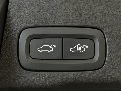 FL71ZSU Volvo XC60 2.0 B5P R DESIGN 5dr Geartronic Thumbnail #17