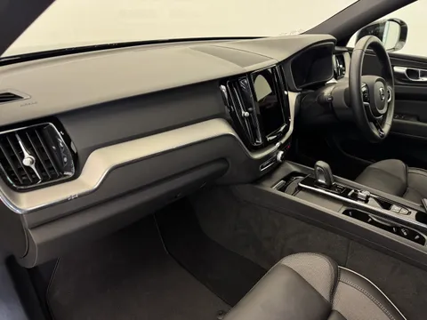 FL71ZSU Volvo XC60 2.0 B5P R DESIGN 5dr Geartronic Thumbnail #20