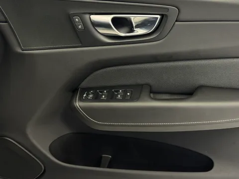 FL71ZSU Volvo XC60 2.0 B5P R DESIGN 5dr Geartronic Thumbnail #27