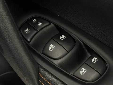 DL69FXR Nissan Qashqai 1.3 DiG-T 160 N-Motion 5dr Thumbnail #22