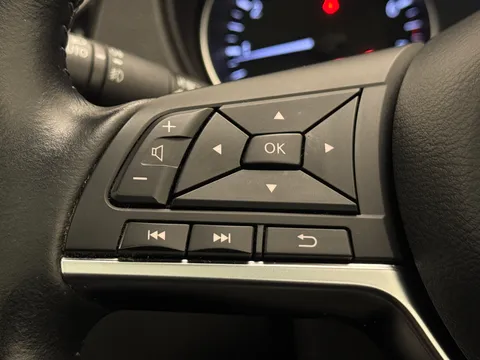 DL69FXR Nissan Qashqai 1.3 DiG-T 160 N-Motion 5dr Thumbnail #24