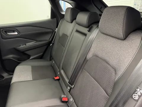 DN75EFE Nissan Qashqai 1.5 E-Power N-Connecta 5dr Auto Thumbnail #12