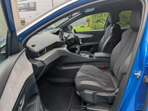 MJ21SYR Peugeot 3008 1.2 PureTech GT 5dr Thumbnail #15