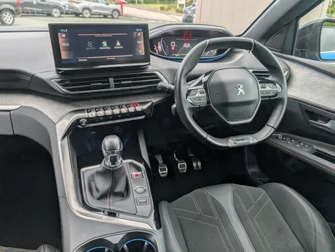 MJ21SYR Peugeot 3008 1.2 PureTech GT 5dr Thumbnail #3