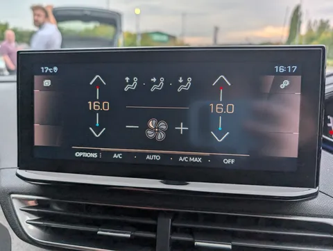 MJ21SYR Peugeot 3008 1.2 PureTech GT 5dr Thumbnail #20