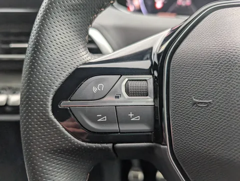 MJ21SYR Peugeot 3008 1.2 PureTech GT 5dr Thumbnail #29