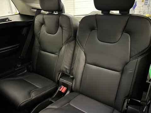 DP72GZA Volvo XC90 2.0 B5P Ultimate Dark 5dr AWD Geartronic Thumbnail #18