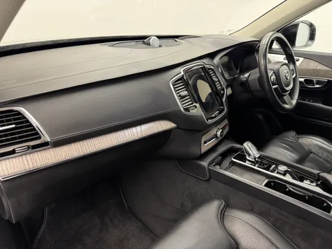 DP72GZA Volvo XC90 2.0 B5P Ultimate Dark 5dr AWD Geartronic Thumbnail #20
