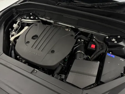 DP72GZA Volvo XC90 2.0 B5P Ultimate Dark 5dr AWD Geartronic Thumbnail #38