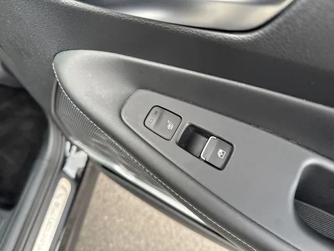 DU73CPE Hyundai Santa Fe 1.6 TGDi Plug-in Hybrid Ultimate 5dr 4WD Auto Thumbnail #30