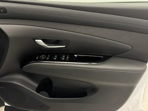 DU74WDW Hyundai Tucson 1.6T Hybrid Ultimate 5dr Auto Thumbnail #20