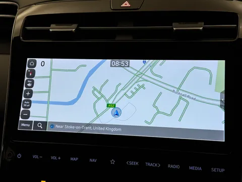 DN72KNU Hyundai Tucson 1.6 TGDi Plug-in Hybrid Premium 5dr 4WD Auto Thumbnail #14