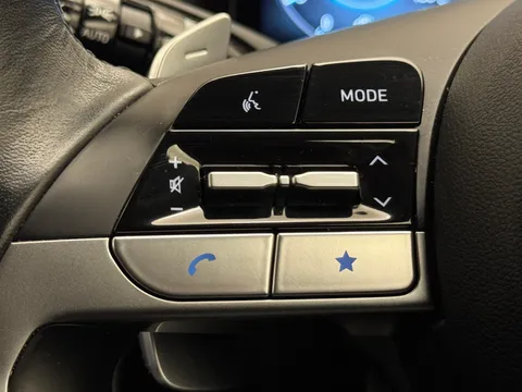 DN72KNU Hyundai Tucson 1.6 TGDi Plug-in Hybrid Premium 5dr 4WD Auto Thumbnail #16