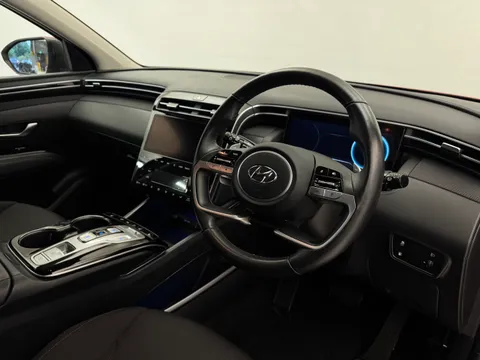 DN72KNU Hyundai Tucson 1.6 TGDi Plug-in Hybrid Premium 5dr 4WD Auto Thumbnail #5