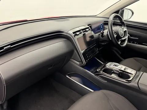 DN72KNU Hyundai Tucson 1.6 TGDi Plug-in Hybrid Premium 5dr 4WD Auto Thumbnail #8