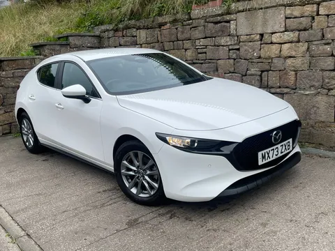 MX73ZXB Mazda Mazda3 2.0 e-Skyactiv G MHEV Centre-Line 5dr Thumbnail #2