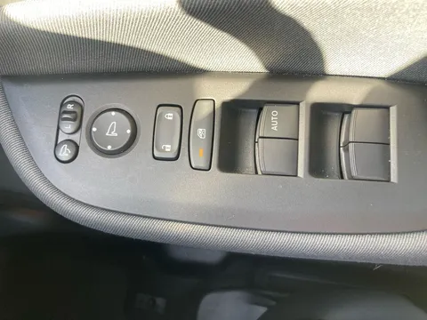 DG25XXB Honda Jazz 1.5 i-MMD Hybrid Elegance 5dr eCVT Thumbnail #17