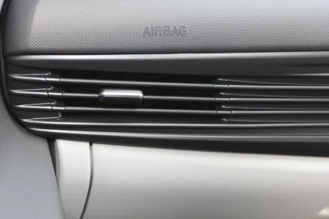 YO73AZB Hyundai Bayon 1.0 TGDi 48V MHEV Ultimate 5dr Thumbnail #29