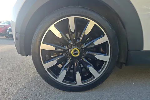 BU73LKC Mini Hatchback 135kW Cooper S Level 3 33kWh 3dr Auto Thumbnail #5