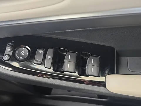 DK22YDY Honda Hr-V 1.5 eHEV Advance Style 5dr CVT Thumbnail #25