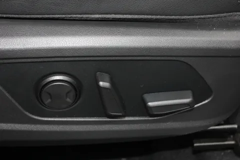 DB21CYJ Hyundai Tucson 1.6 TGDi Hybrid 230 Ultimate 5dr 2WD Auto Thumbnail #20