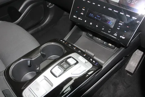 DB21CYJ Hyundai Tucson 1.6 TGDi Hybrid 230 Ultimate 5dr 2WD Auto Thumbnail #28