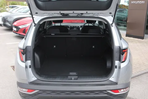 DE71WRT Hyundai Tucson 1.6 TGDi SE Connect 5dr 2WD Thumbnail #9