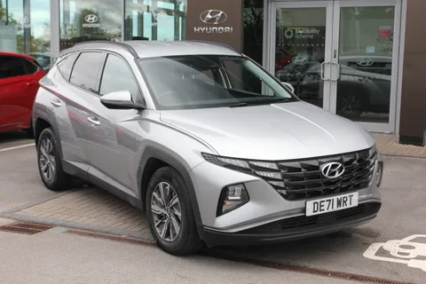 DE71WRT Hyundai Tucson 1.6 TGDi SE Connect 5dr 2WD Thumbnail #2