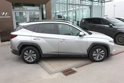 DE71WRT Hyundai Tucson 1.6 TGDi SE Connect 5dr 2WD Thumbnail #6