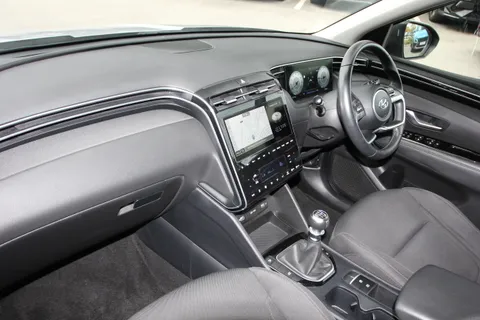 DE71WRT Hyundai Tucson 1.6 TGDi SE Connect 5dr 2WD Thumbnail #13