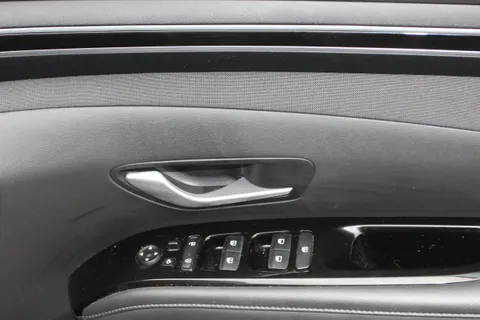 DE71WRT Hyundai Tucson 1.6 TGDi SE Connect 5dr 2WD Thumbnail #17