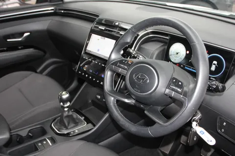 DE71WRT Hyundai Tucson 1.6 TGDi SE Connect 5dr 2WD Thumbnail #18