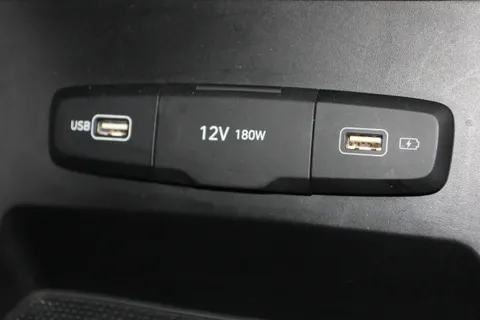 DE71WRT Hyundai Tucson 1.6 TGDi SE Connect 5dr 2WD Thumbnail #26