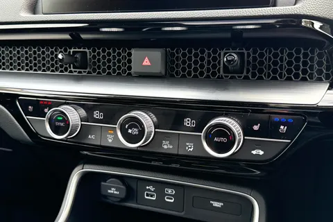 DK25ONZ Honda CR-V 2.0 eHEV Advance 5dr eCVT Thumbnail #16