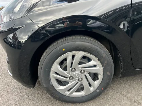 25 of 43 for HYUNDAI I10 1.0 MPi SE 5dr