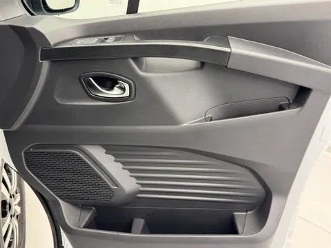 DN75ESV Renault Trafic LL30 Blue dCi 150 Extra Sport [Safety] Crew Van Thumbnail #7