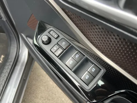 BA68XNK Toyota C-HR 1.8 Hybrid Excel 5dr CVT Thumbnail #20