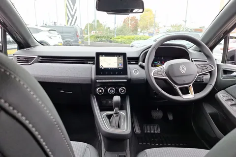 BG75OGZ Renault Clio 1.6 E-TECH full hybrid 145 Techno 5dr Auto Thumbnail #4