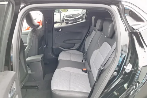 BG75OGZ Renault Clio 1.6 E-TECH full hybrid 145 Techno 5dr Auto Thumbnail #10